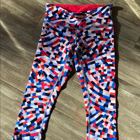 lululemon athletica Pants - Lululemon Size 6 Cropped